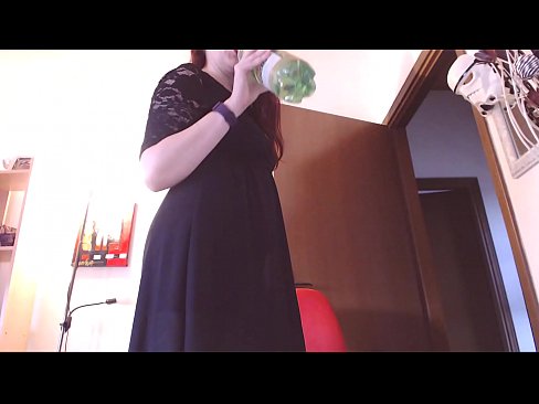 ❤️ Een onderdanige slaaf die houdt van vieze en weelderige slipjes wordt gedwongen te masturberen na het bekijken van deze video! Quality sex at us ❤