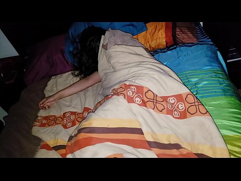 ❤️ Stiefzoon die zijn jonge stiefmoeder berispt terwijl ze slaapt. Quality sex at us ❤