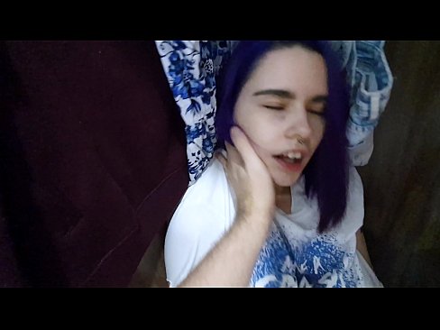❤️ Vond mijn zus in de kast en hielp haar klaarkomen Quality sex at us ❤